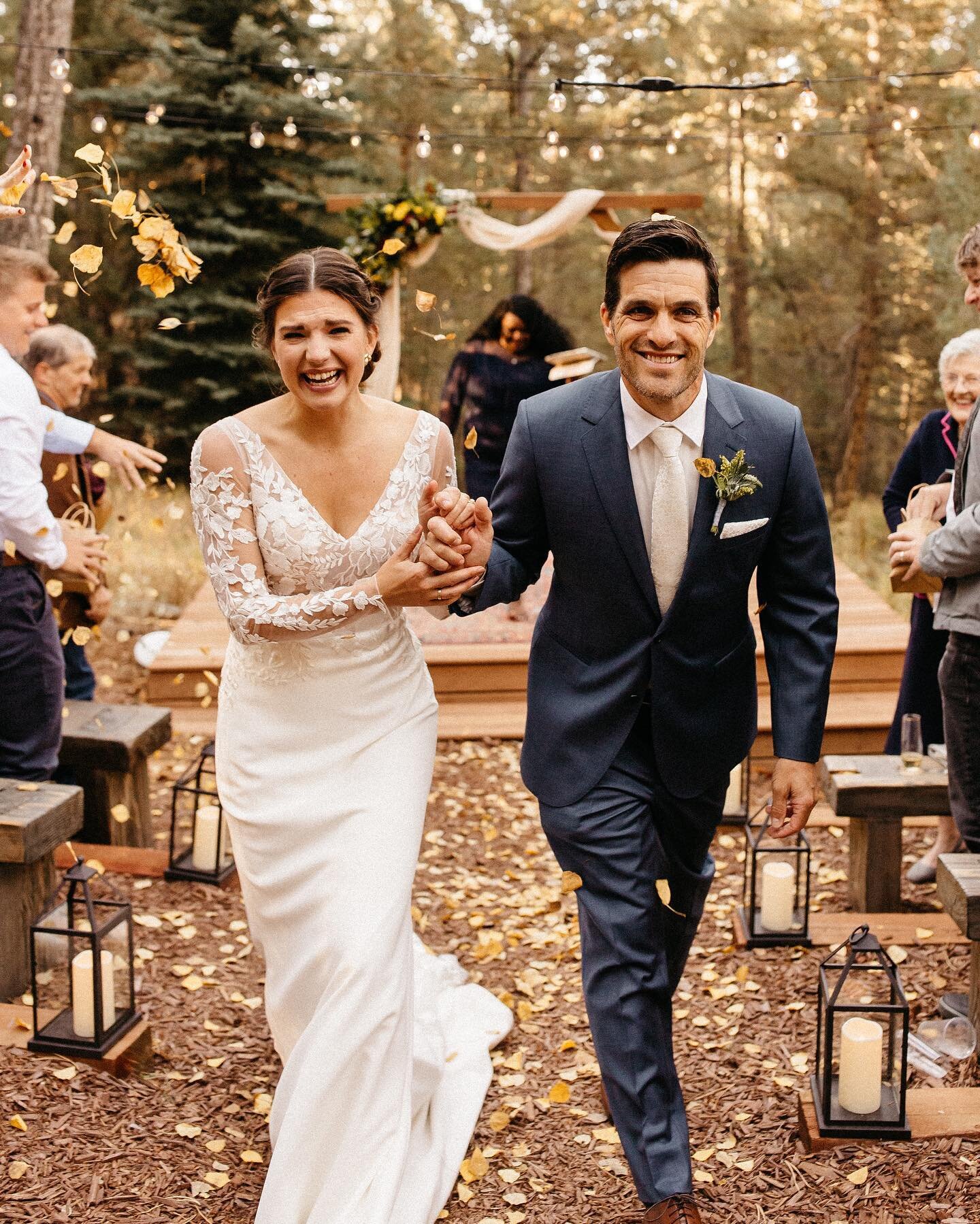 ✨That just married feeling ✨

Laura and David had the most beautiful, intimate, fall wedding surrounded by their families and closest friends!

Photographer | @lindseyboluyt 
Venue | @junipermountainhouse 
Planner | @mcarthurweddingsandevents
Caterin