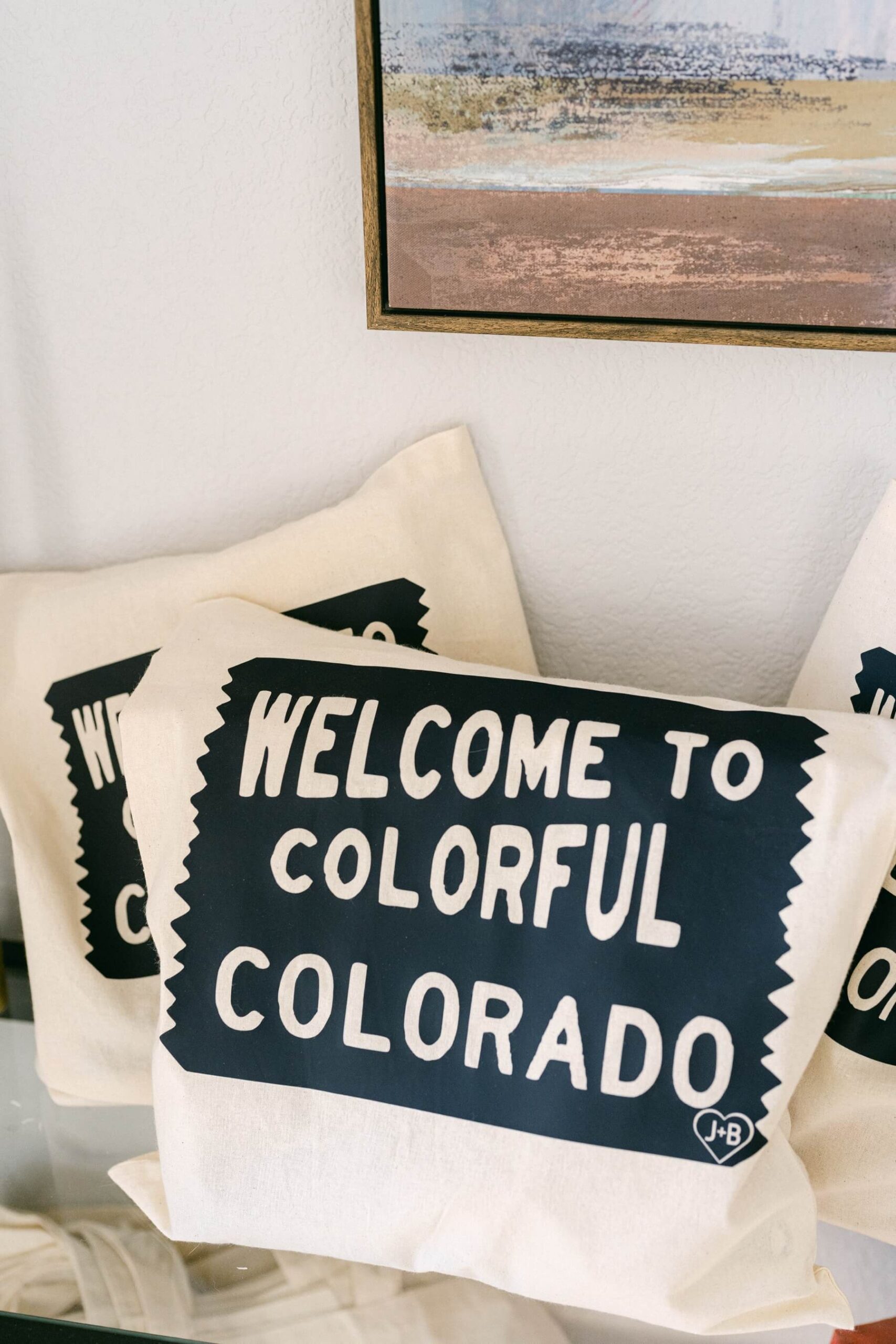 Canvas Colorado wedding welcome bags that say Welcome to Colorful Colorado