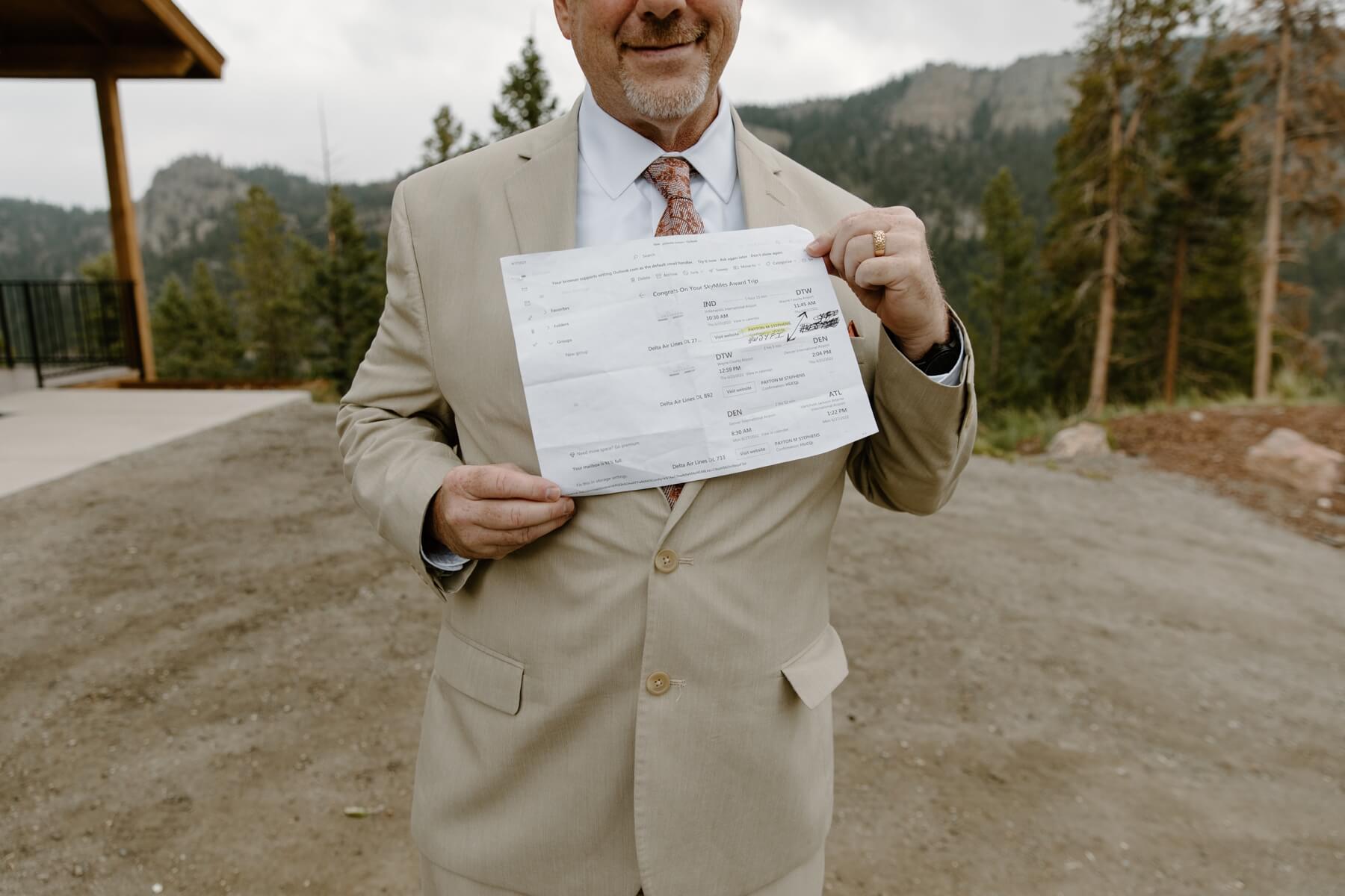 Bride's father showing speech written on itinerary | McArthur Weddings and Events